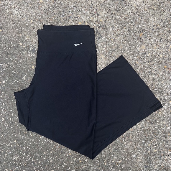 Nike Capri Leggings Black White Cropped Ankle Tights Yoga Gym Athleisure Small - Picture 6 of 8